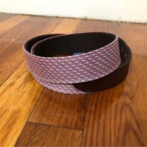 Vineyard Vines 32 in belt Blue & Pink Whales